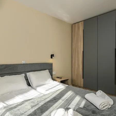 4 * Velingrad